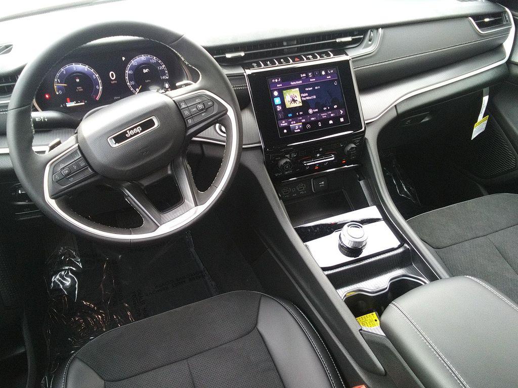 new 2025 Jeep Grand Cherokee L car, priced at $46,977