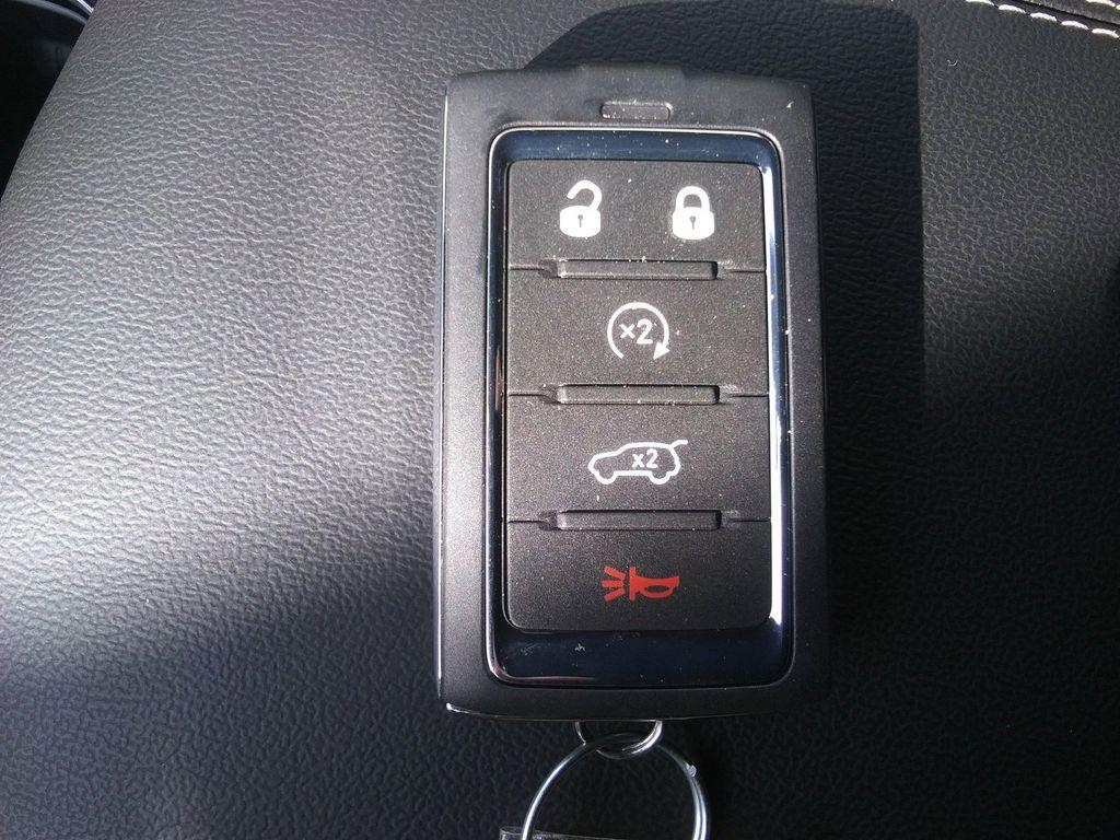 new 2026 Jeep Grand Cherokee car, priced at $47,977