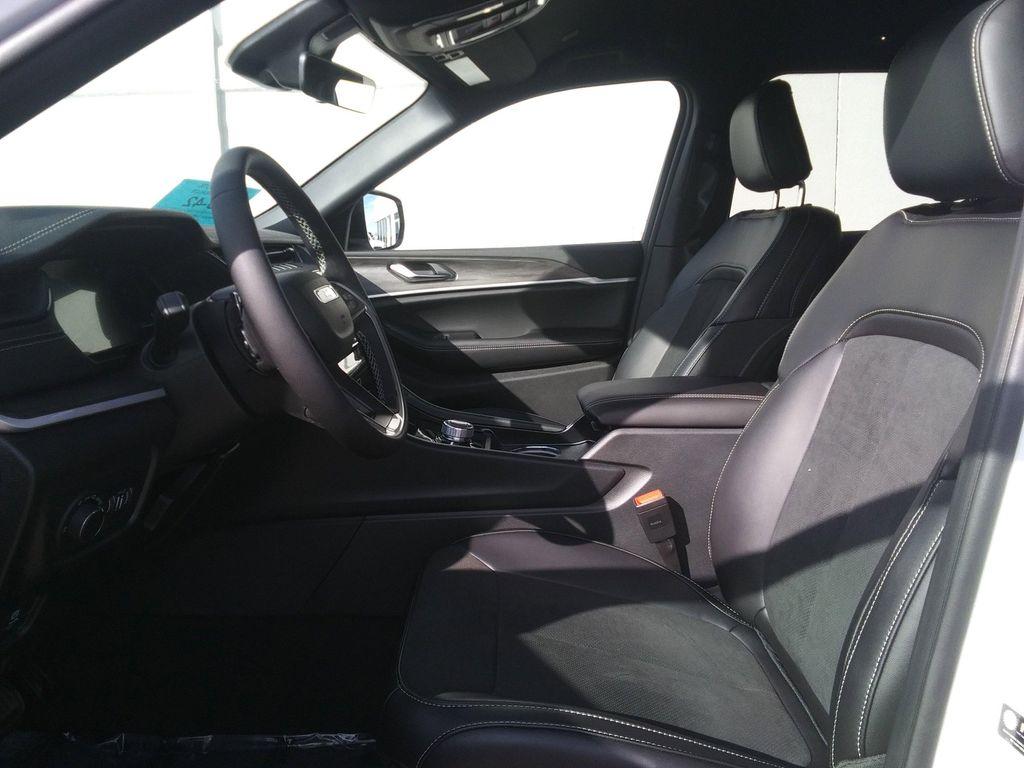 new 2026 Jeep Grand Cherokee car, priced at $47,977