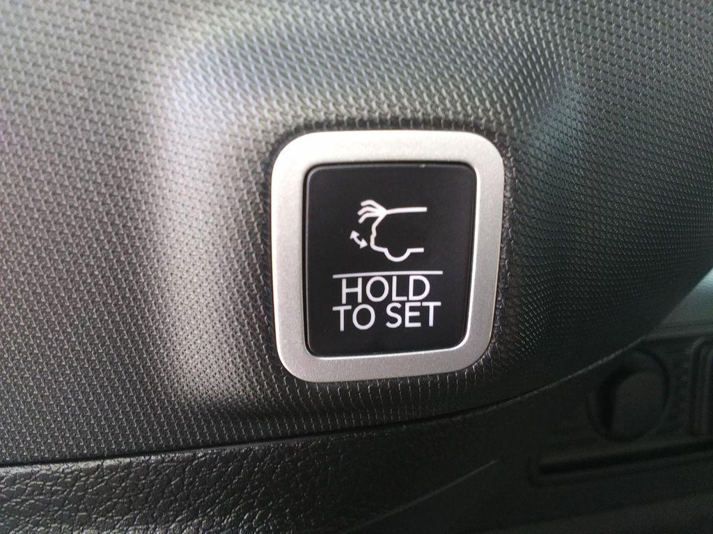 new 2026 Jeep Grand Cherokee car, priced at $47,977