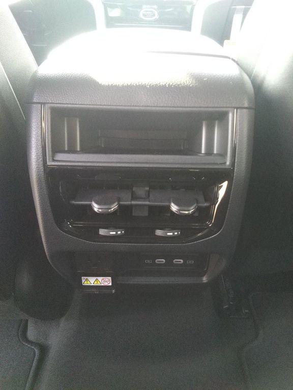 new 2026 Jeep Grand Cherokee car, priced at $47,977