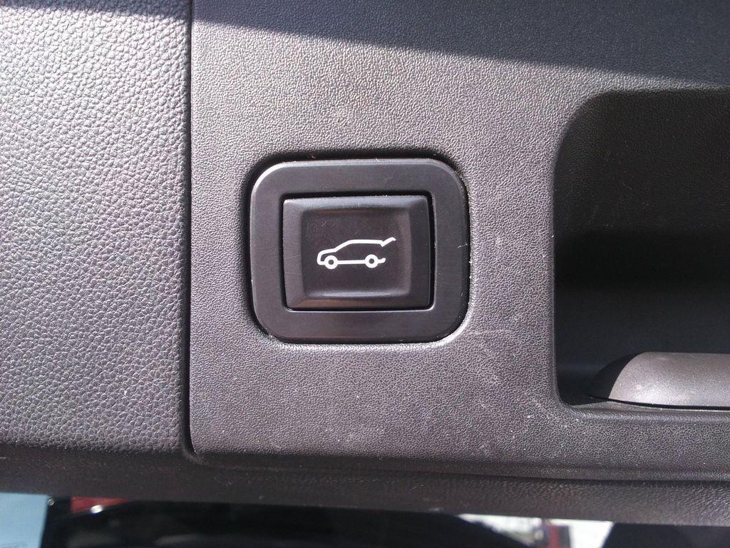 used 2017 Cadillac XT5 car, priced at $15,950