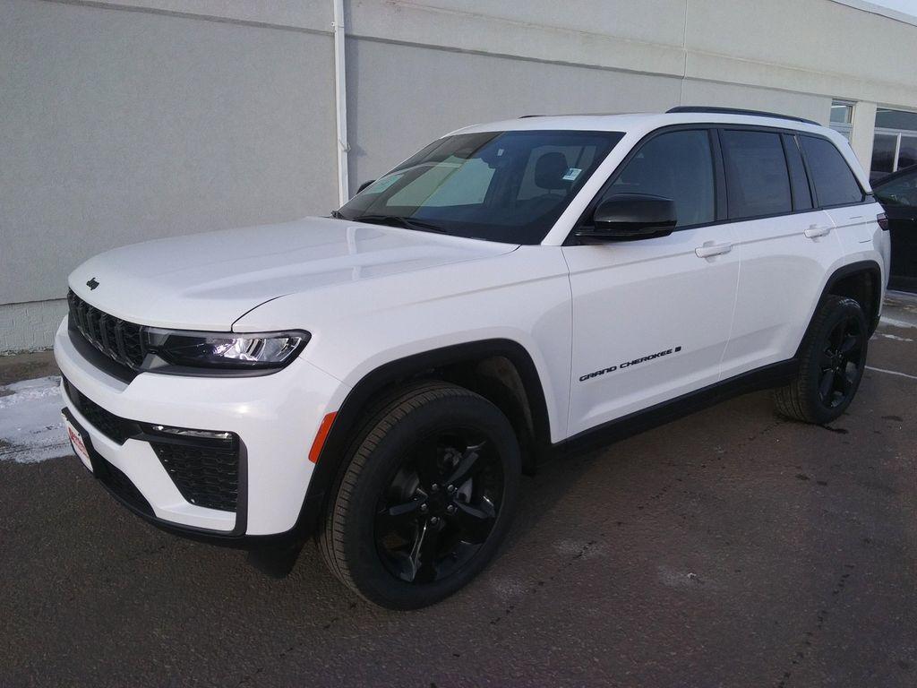 new 2026 Jeep Grand Cherokee car, priced at $48,977