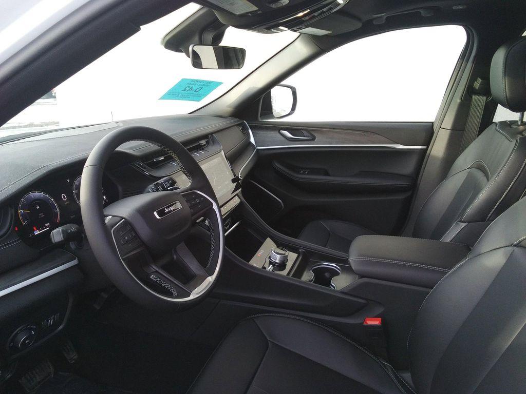 new 2026 Jeep Grand Cherokee car, priced at $48,977