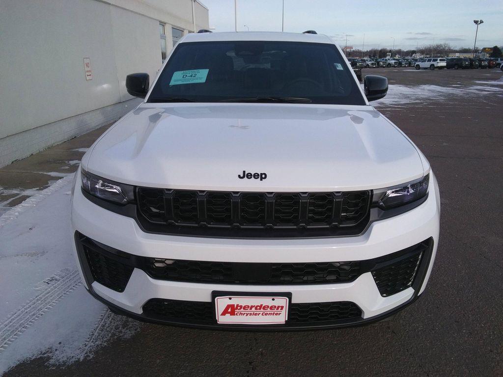 new 2026 Jeep Grand Cherokee car, priced at $48,977