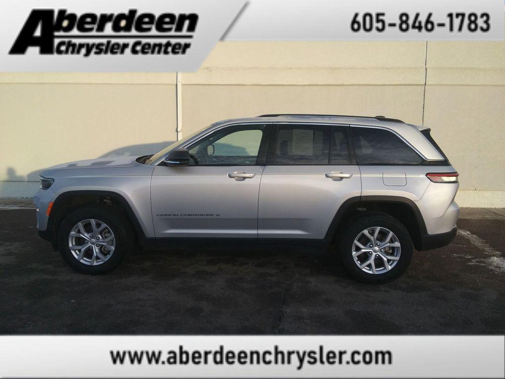 used 2024 Jeep Grand Cherokee car, priced at $32,975