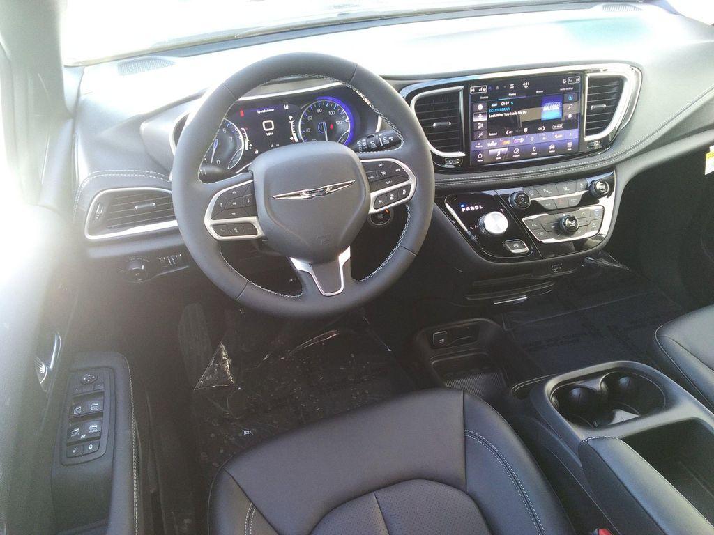 new 2026 Chrysler Pacifica car, priced at $44,977