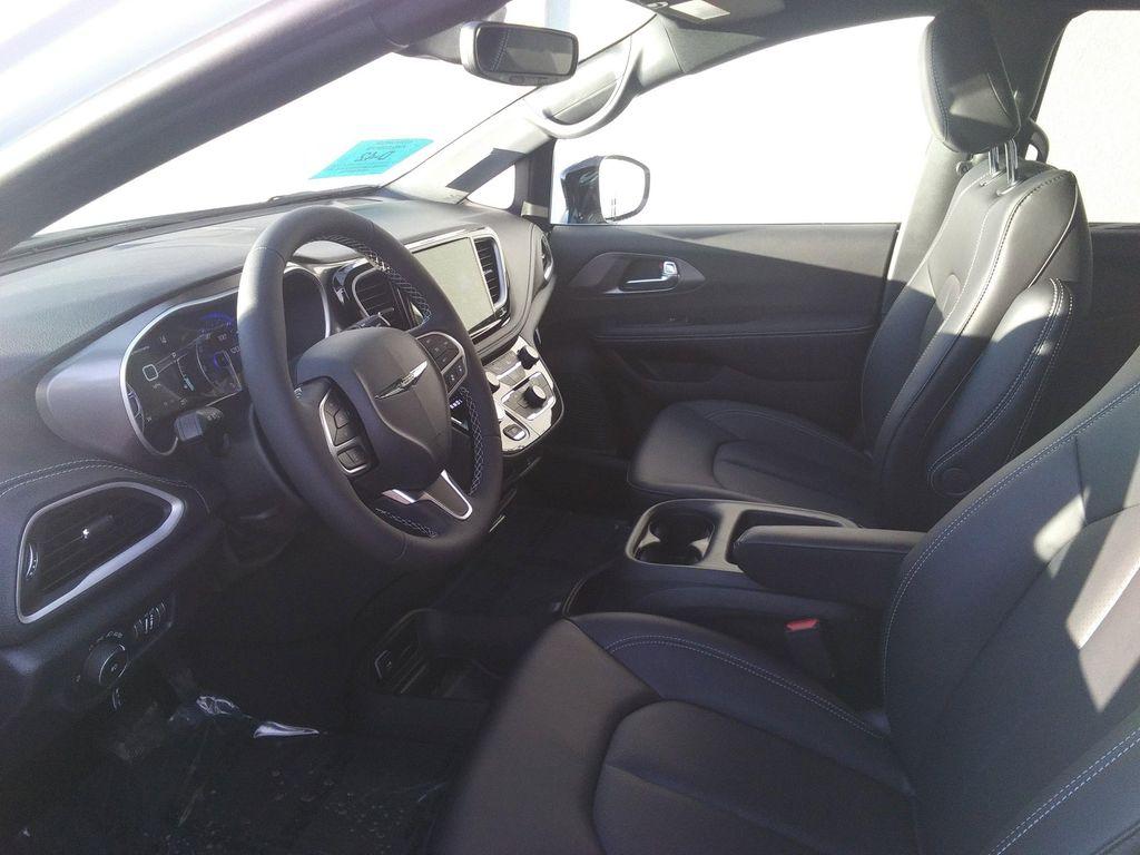 new 2026 Chrysler Pacifica car, priced at $44,977