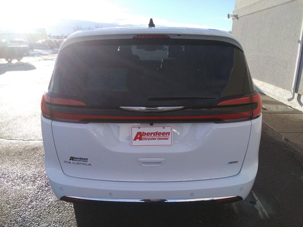 new 2026 Chrysler Pacifica car, priced at $44,977