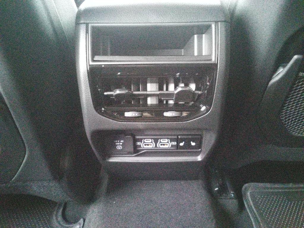 new 2025 Jeep Grand Cherokee car, priced at $47,477