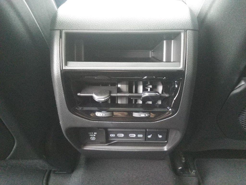 new 2026 Jeep Grand Cherokee car, priced at $52,977