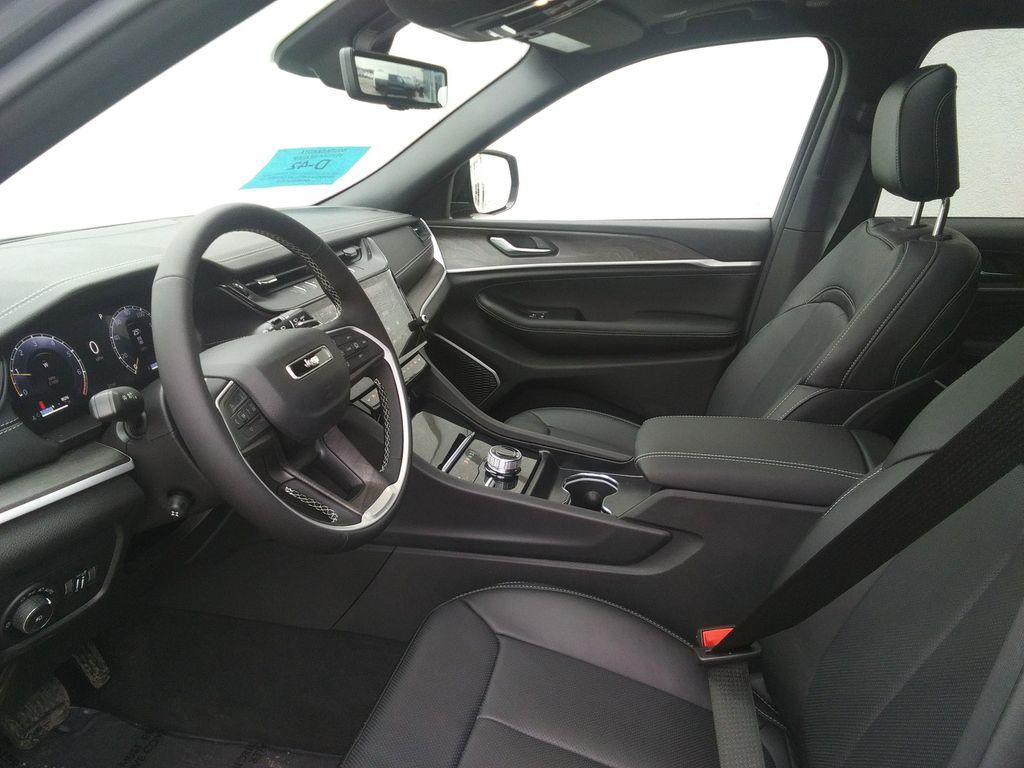 new 2026 Jeep Grand Cherokee car, priced at $52,977