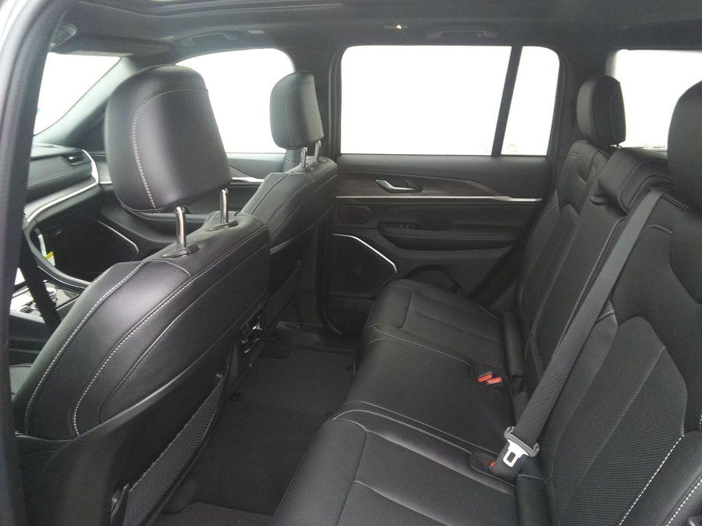 new 2026 Jeep Grand Cherokee car, priced at $52,977