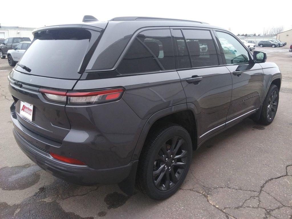 new 2026 Jeep Grand Cherokee car, priced at $52,977