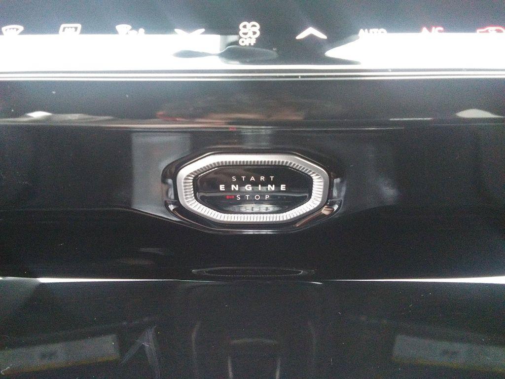 new 2026 Jeep Grand Cherokee car, priced at $52,977