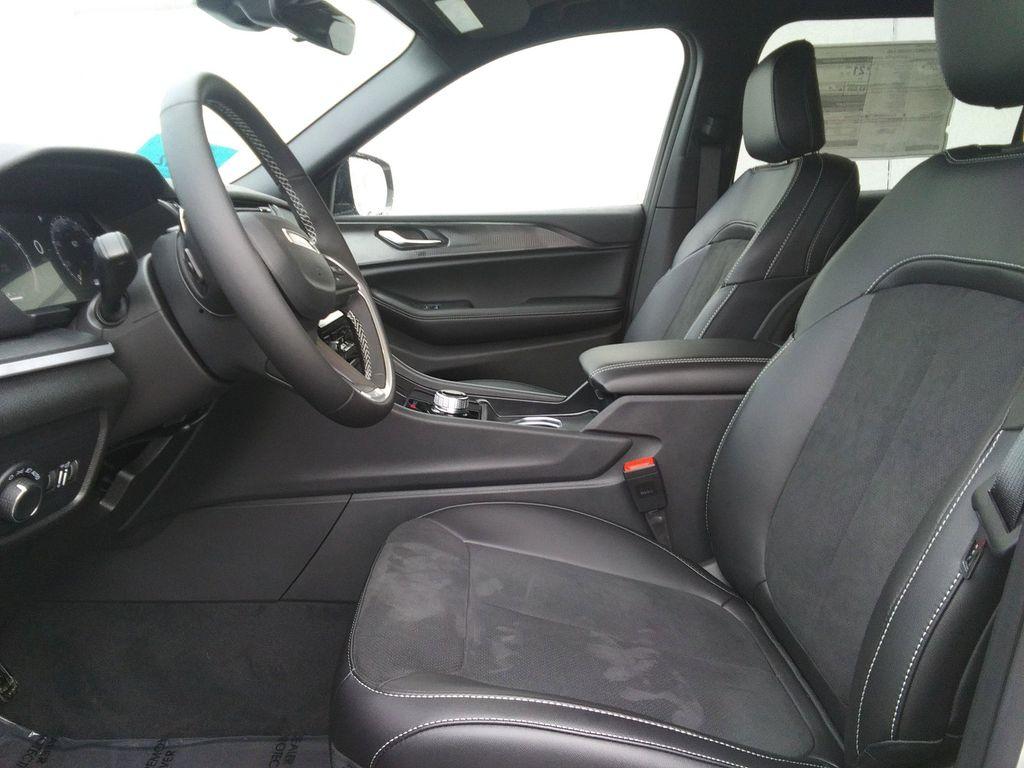 used 2025 Jeep Grand Cherokee L car, priced at $46,977