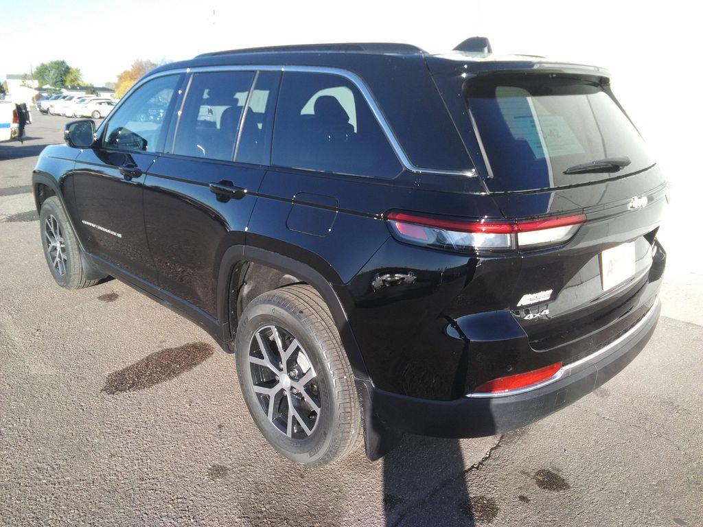 new 2025 Jeep Grand Cherokee car, priced at $45,477