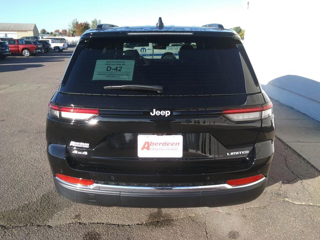 new 2025 Jeep Grand Cherokee car, priced at $45,477