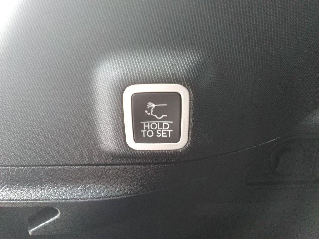 new 2026 Jeep Grand Cherokee car, priced at $49,977