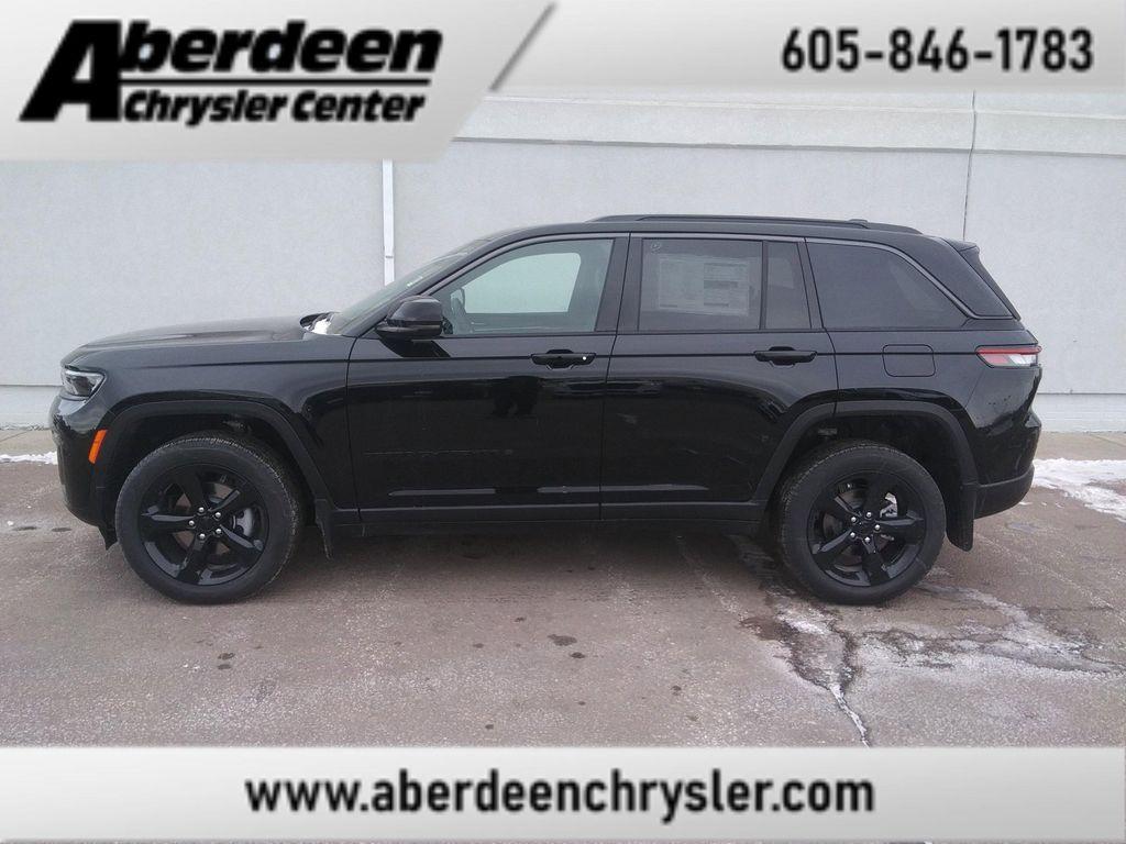 new 2026 Jeep Grand Cherokee car, priced at $49,977