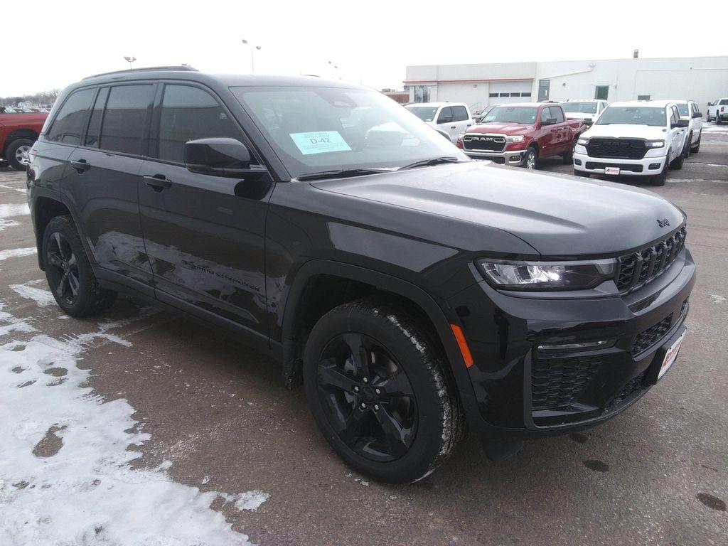 new 2026 Jeep Grand Cherokee car, priced at $49,977