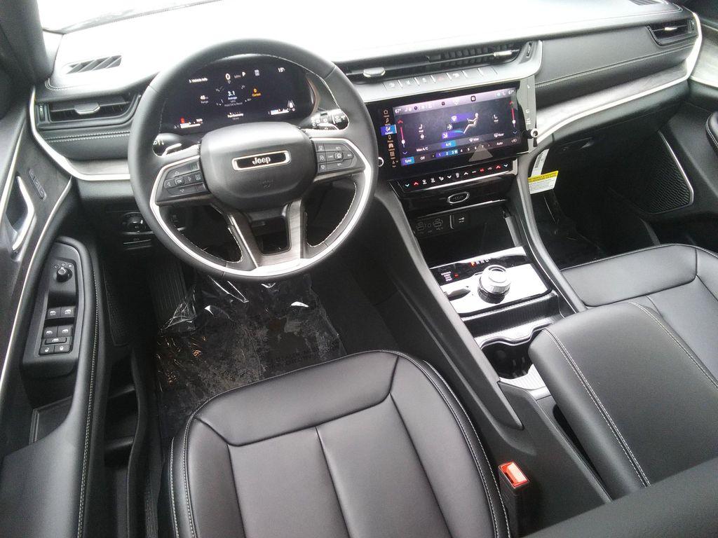 new 2026 Jeep Grand Cherokee car, priced at $49,977