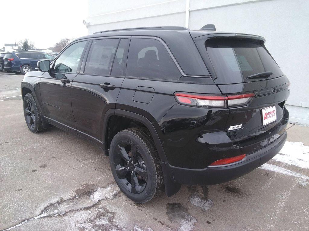 new 2026 Jeep Grand Cherokee car, priced at $49,977