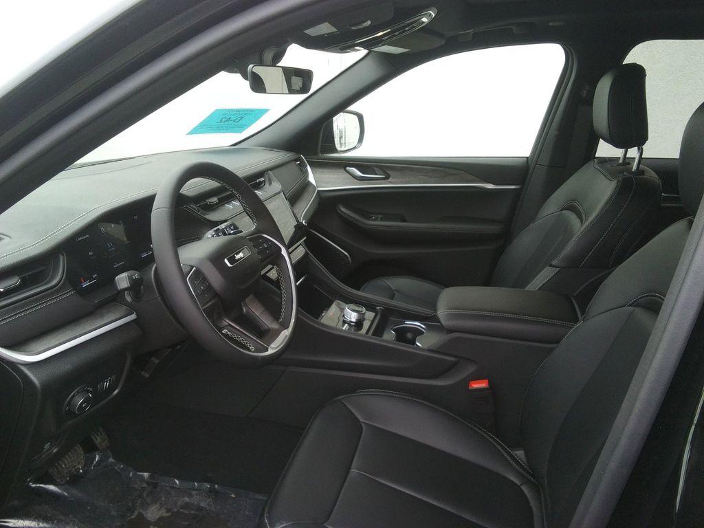 new 2026 Jeep Grand Cherokee car, priced at $49,977