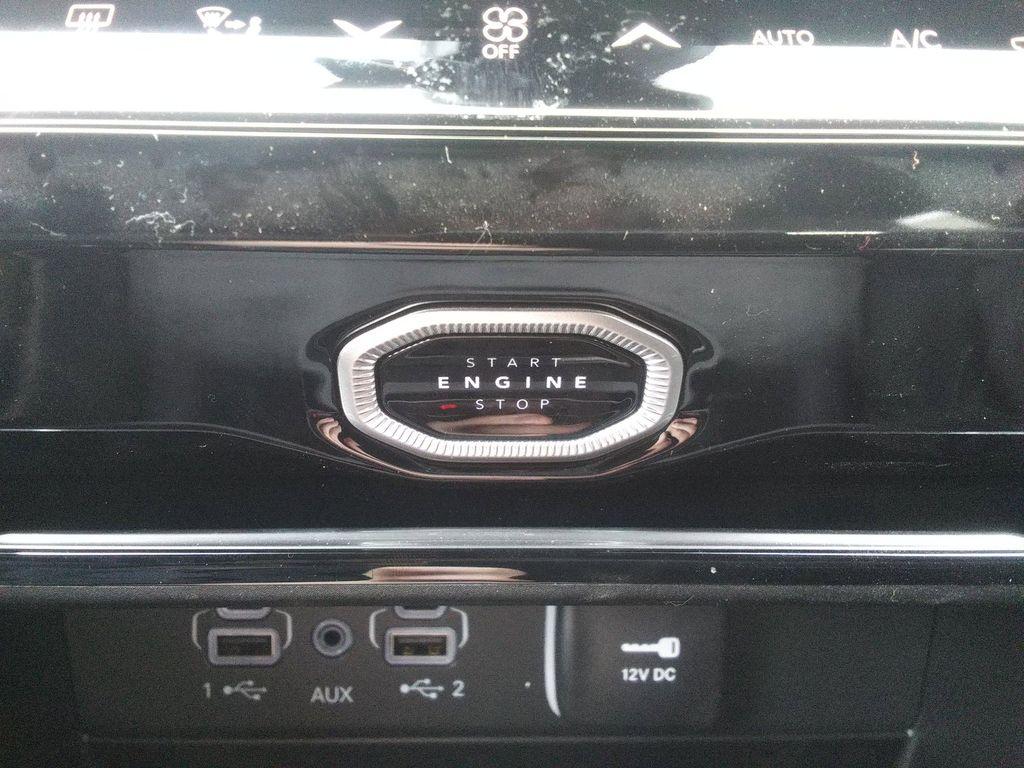 new 2026 Jeep Grand Cherokee car, priced at $49,977