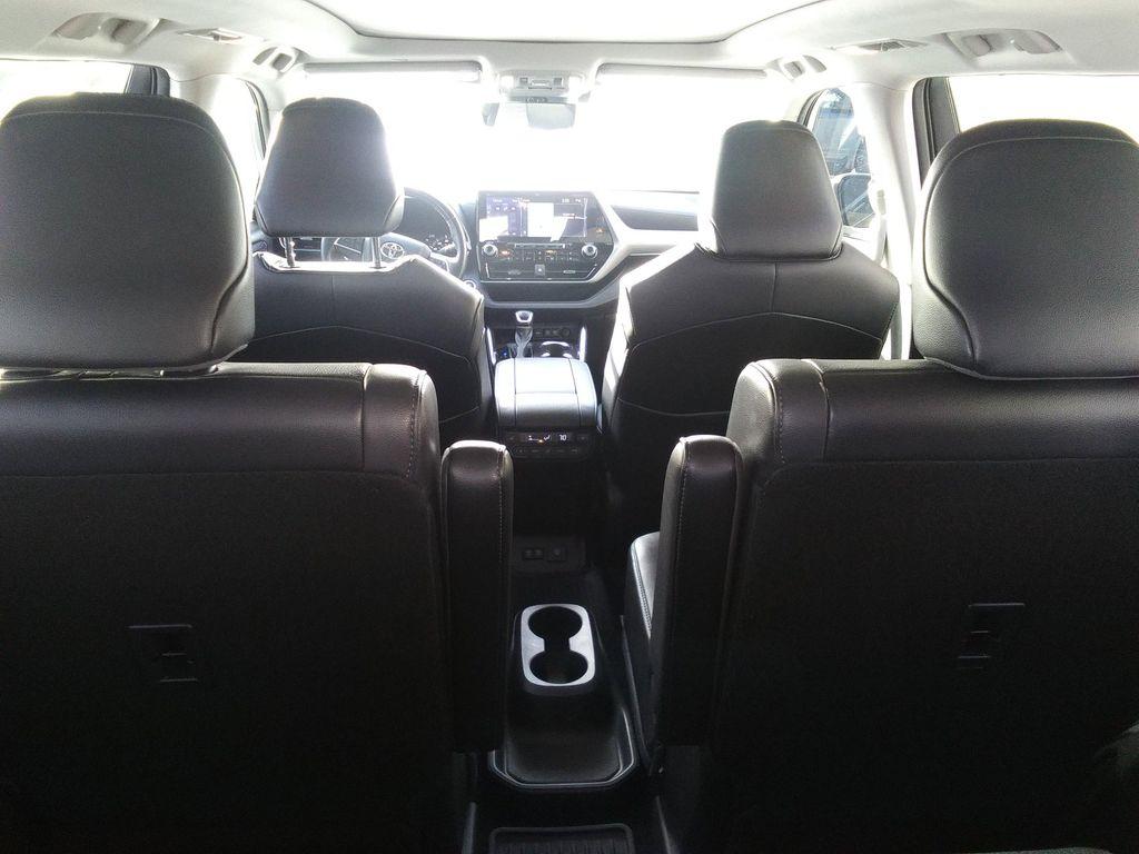 used 2021 Toyota Highlander car, priced at $36,900