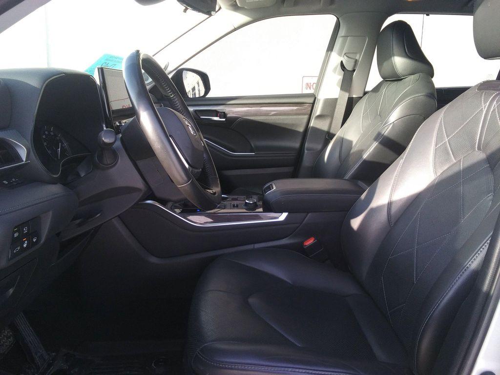 used 2021 Toyota Highlander car, priced at $36,900