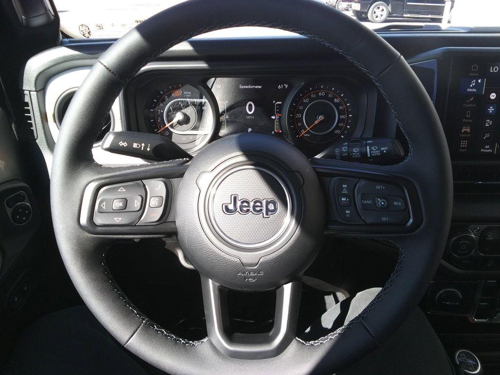 new 2025 Jeep Wrangler car, priced at $41,977