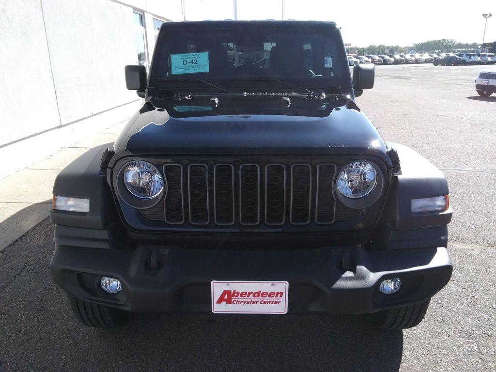 new 2025 Jeep Wrangler car, priced at $41,977