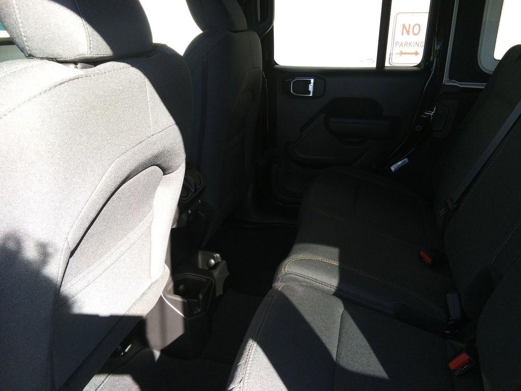 new 2025 Jeep Wrangler car, priced at $41,977