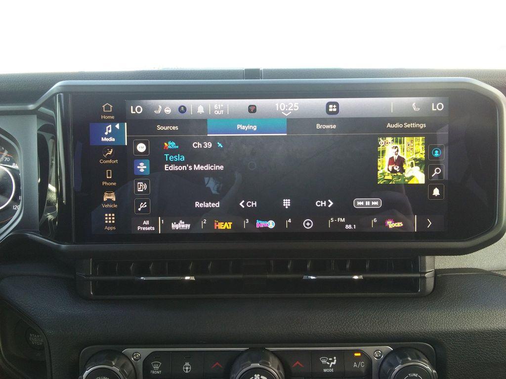 new 2025 Jeep Wrangler car, priced at $41,977