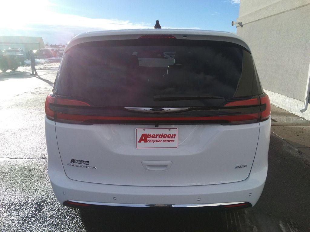new 2026 Chrysler Pacifica car, priced at $43,977