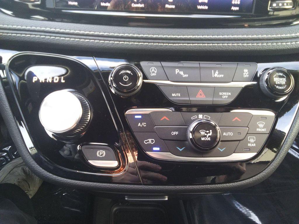 new 2026 Chrysler Pacifica car, priced at $43,977