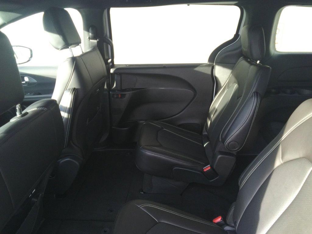 new 2026 Chrysler Pacifica car, priced at $43,977