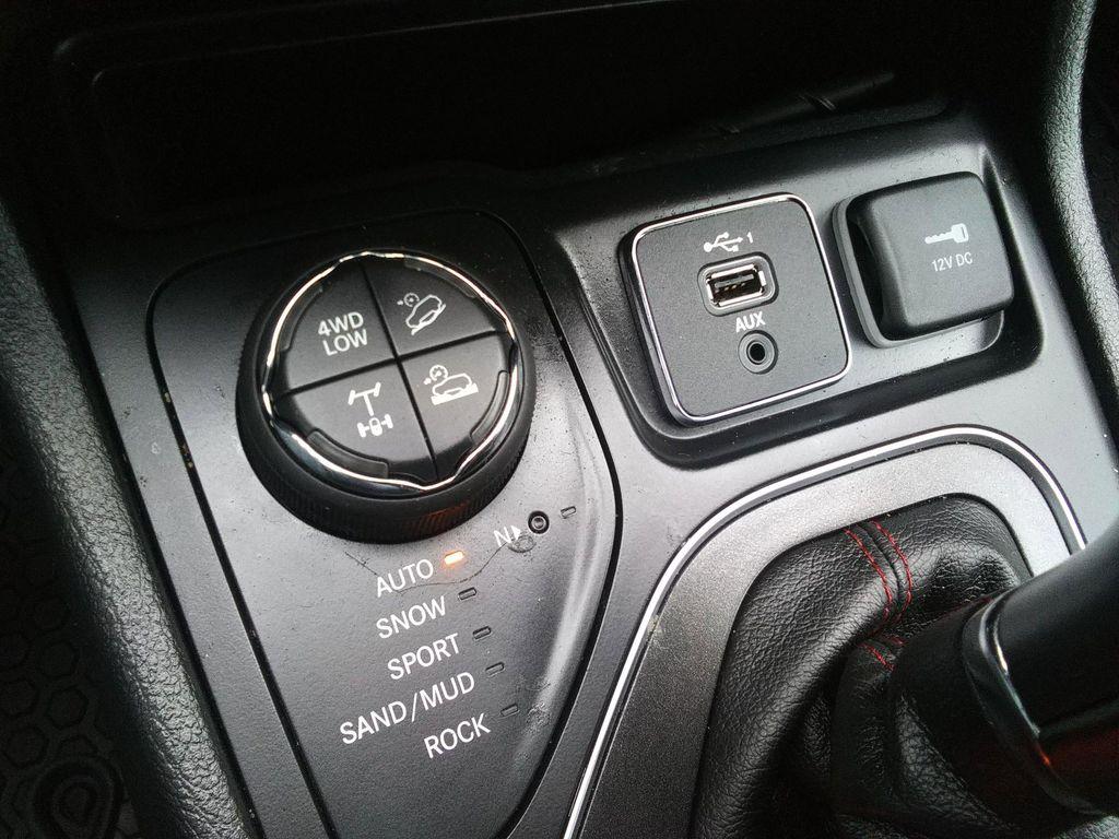 used 2019 Jeep Cherokee car, priced at $17,999