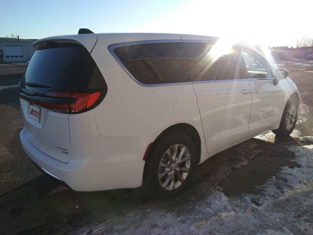new 2026 Chrysler Pacifica car, priced at $49,977