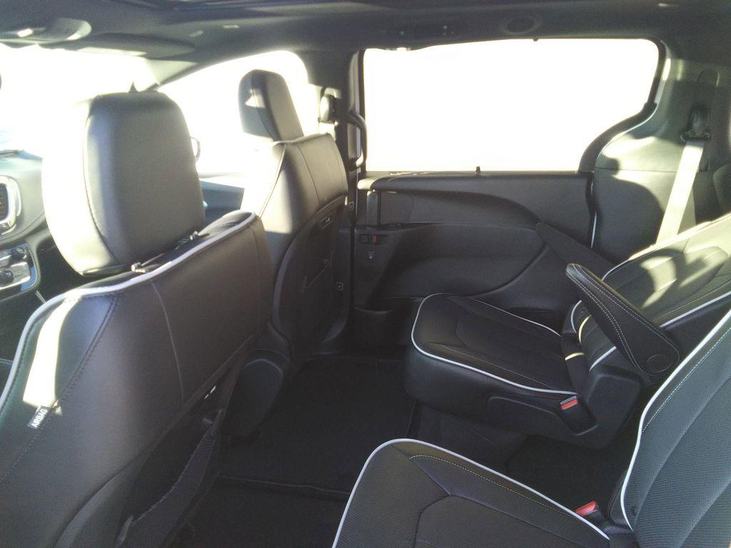 new 2026 Chrysler Pacifica car, priced at $49,977