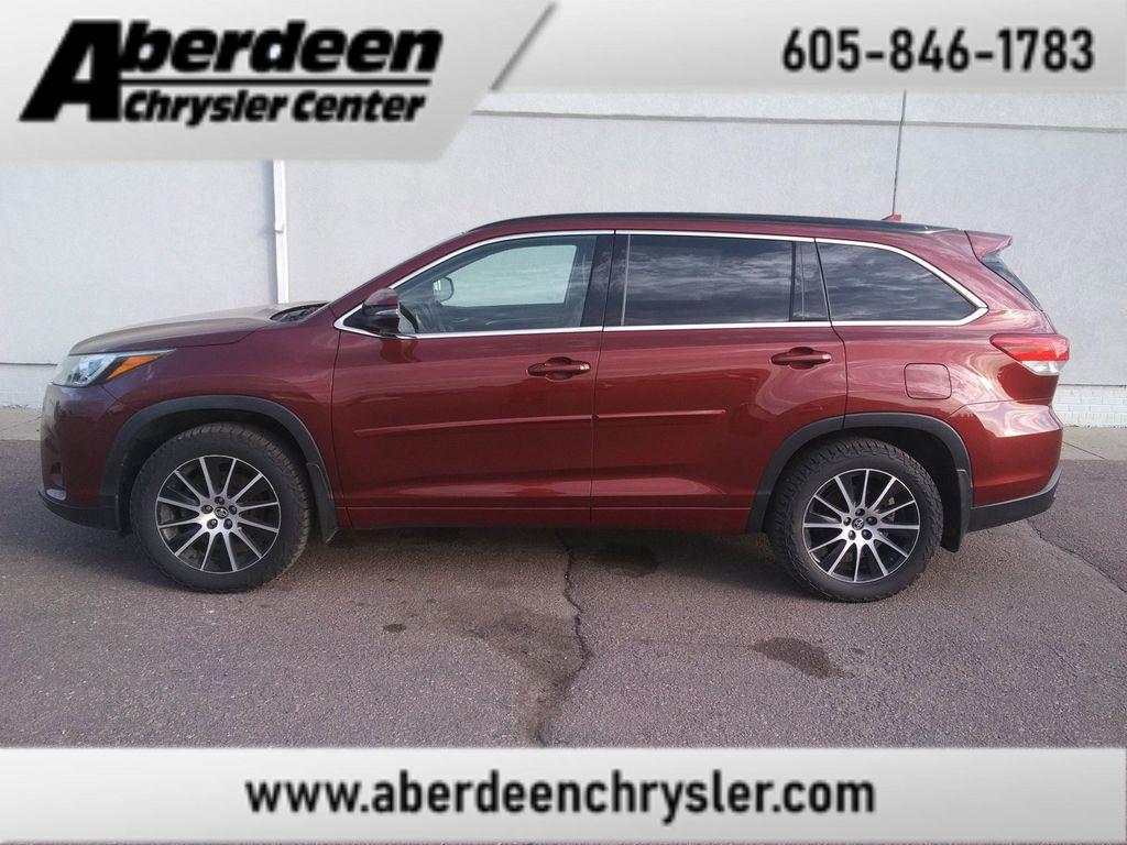 used 2017 Toyota Highlander car, priced at $22,450