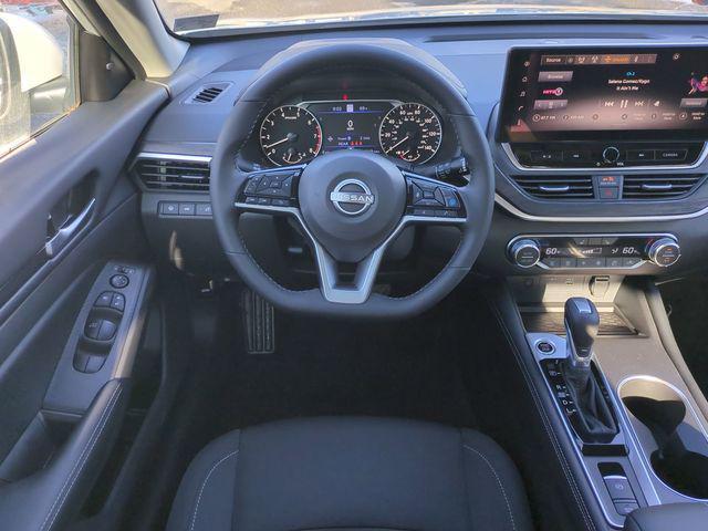 new 2025 Nissan Altima car