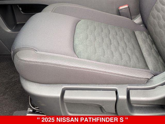 new 2025 Nissan Pathfinder car, priced at $33,975