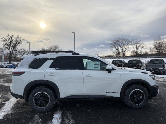 new 2025 Nissan Pathfinder car, priced at $39,977