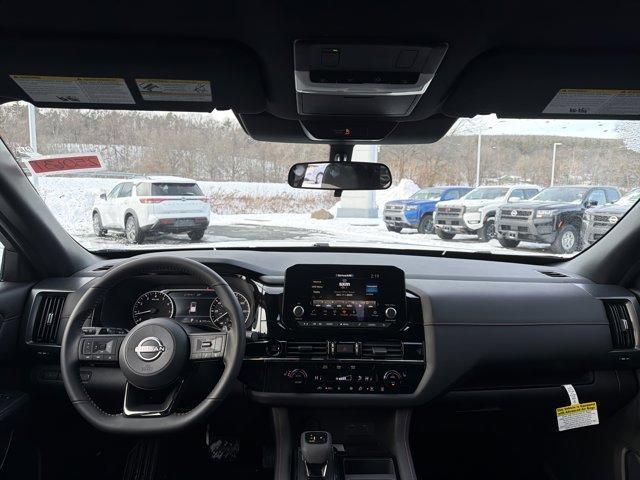 new 2025 Nissan Pathfinder car, priced at $39,977