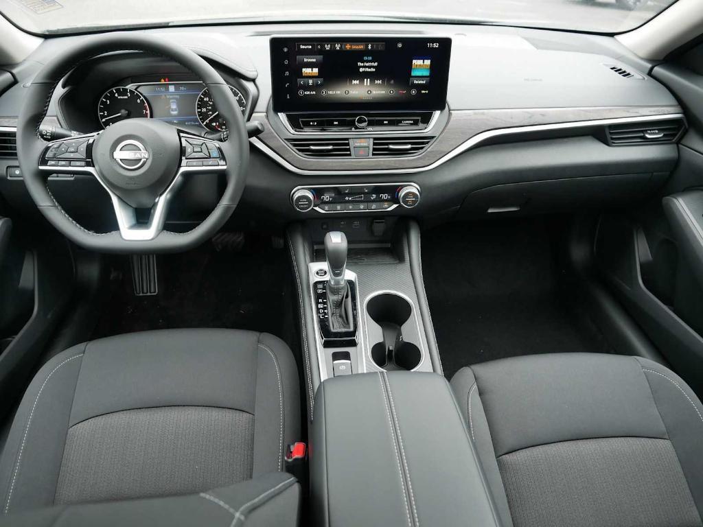 new 2025 Nissan Altima car, priced at $27,895