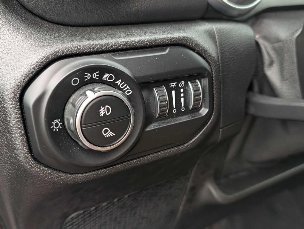 used 2021 Jeep Gladiator car, priced at $29,588