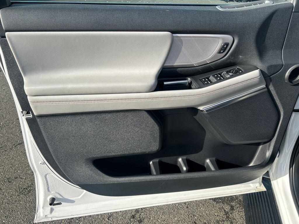 used 2025 Ford Expedition car, priced at $59,843