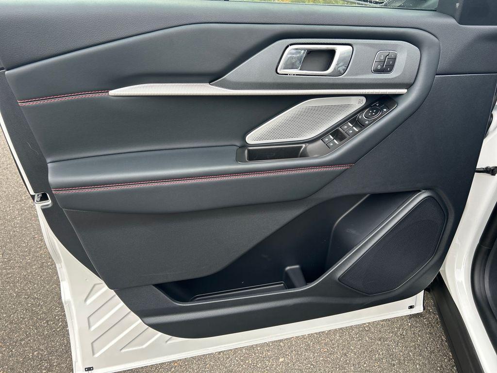 new 2025 Ford Explorer car, priced at $54,022